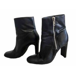 Forever 21 Women’s Ankle Heeled Zip-up Black Boots Size 7